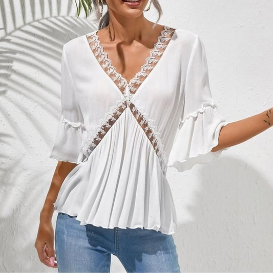 Feminine Bluse mit Spitzenbesatz